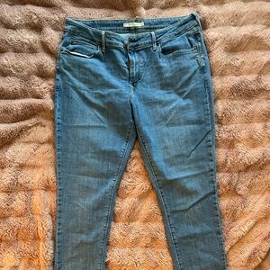 Levi's 711 Women's Skinny Jeans in Blue Wash